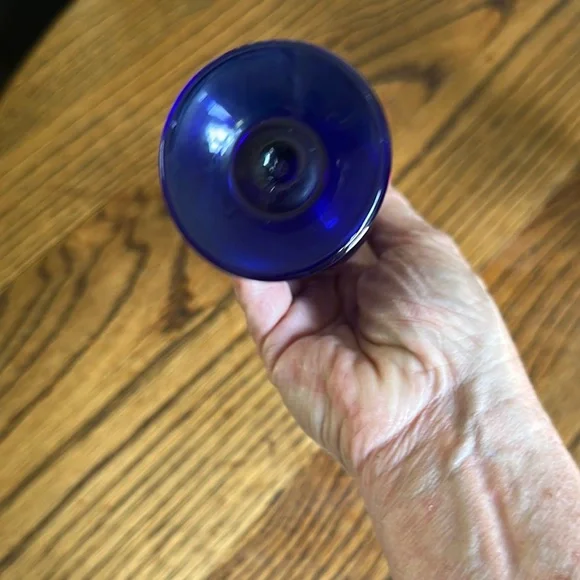 Elegant vintage Cobalt Blue Glass Vase Set of 3 - Picture 7 of 7